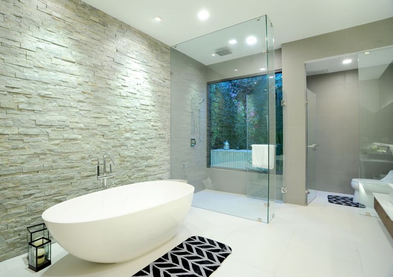 Freestanding Bathtub in Modern Setting